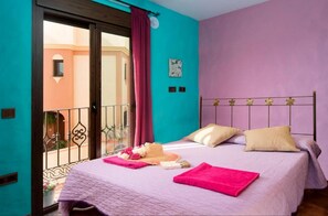 3 室のベッドルーム、アイロン / アイロン台、WiFi (無料)、ベッドシーツ