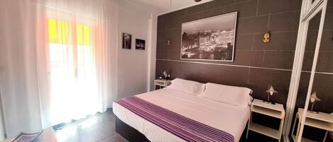 3 bedrooms, in-room safe, iron/ironing board, travel cot