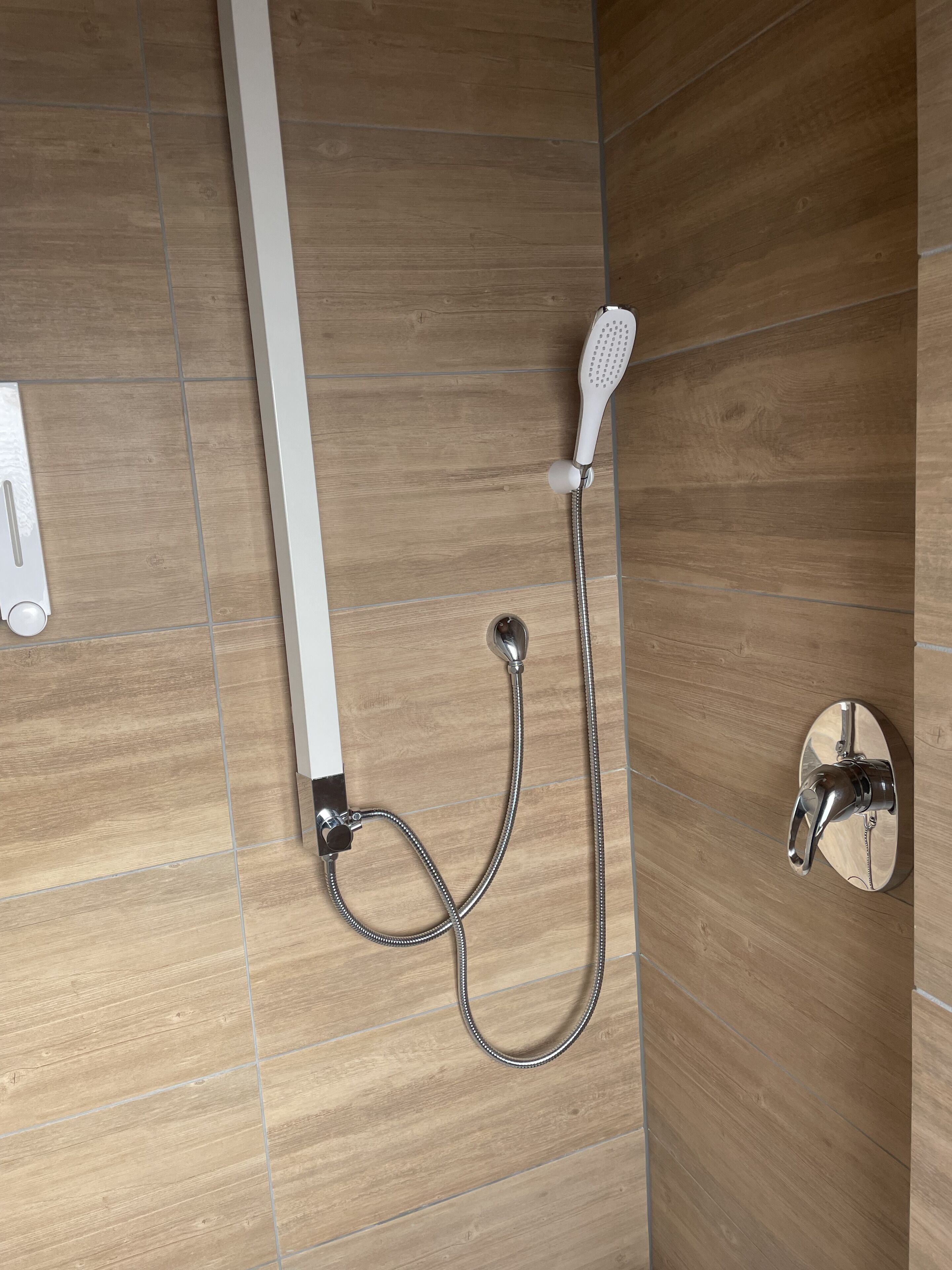 Badewanne, Whirlpool, Haartrockner, Handtücher