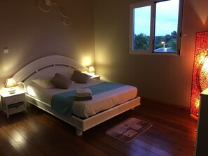 1 chambre, fer et planche à repasser, lit parapluie, Wi-Fi gratuit