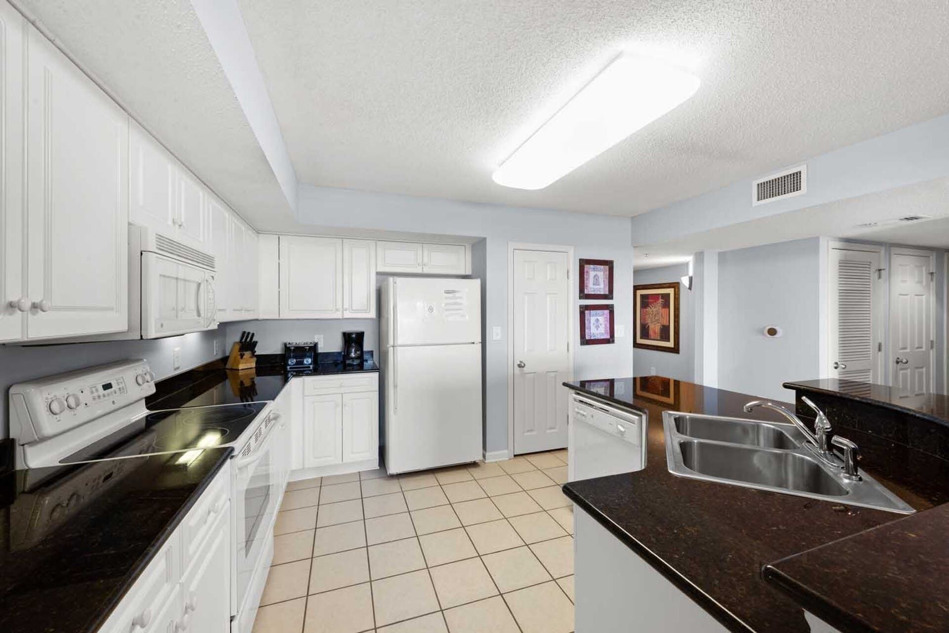 Large Elegant Condo with Waterway View, Onsite Day Spa | Yacht Club Villas - 1-1004