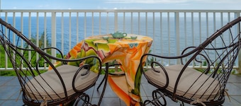 Oceanfront Condo w/ Incredible Views from Every Room! Watch the Waves In Bed