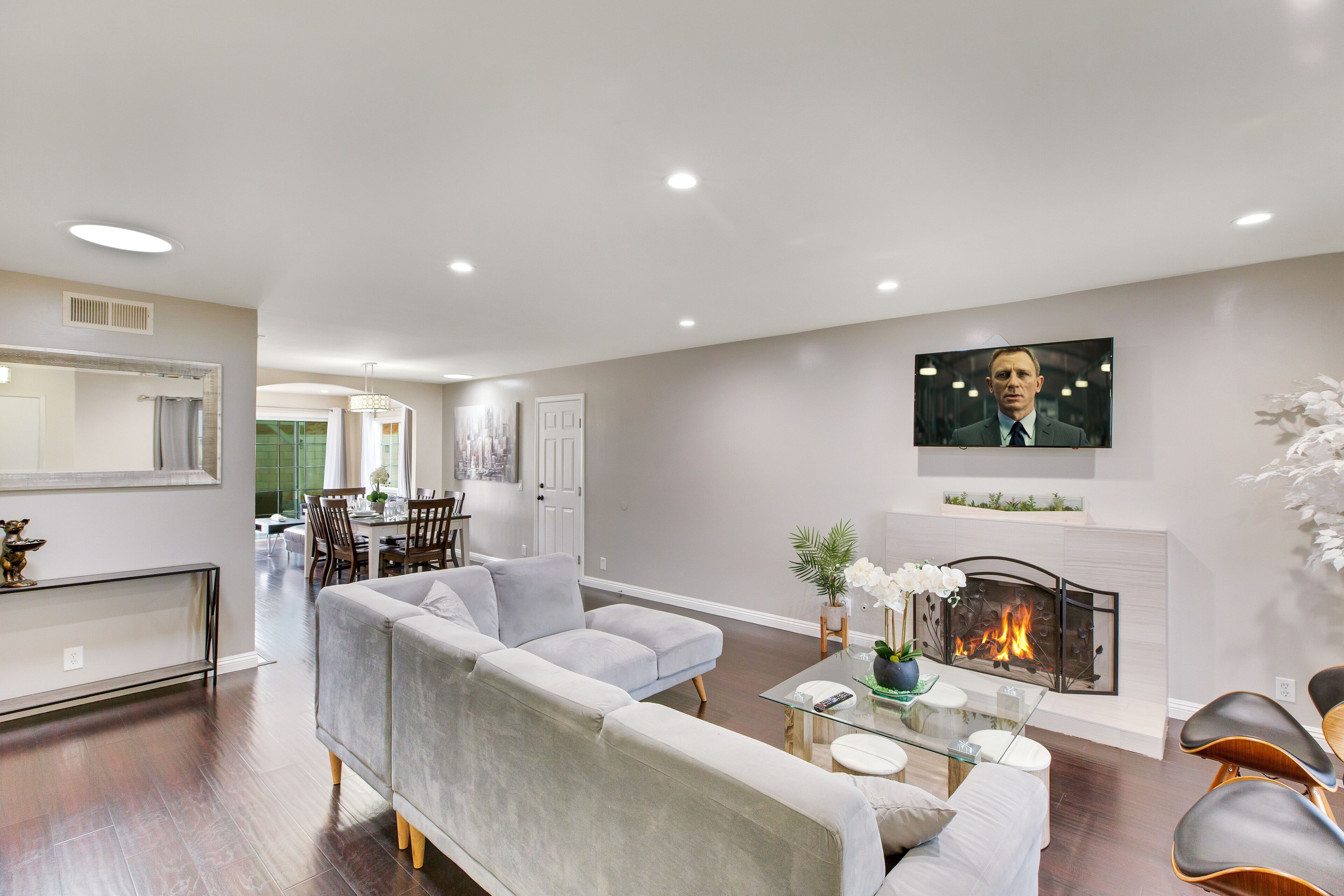 ★12 miles to Disney - Spacious backyard ★