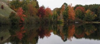 Genuine Log Cabin on Beautiful Goshorn Lake