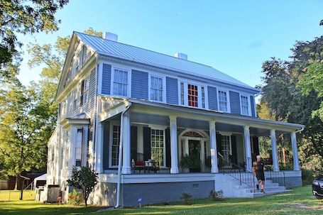 Exterior. Burch's Carriage House