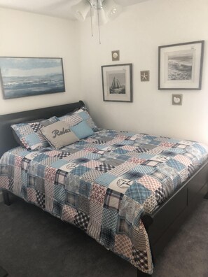 3 slaapkamers, een strijkplank/strijkijzer, wifi, beddengoed