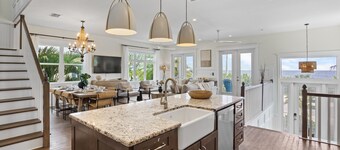 Dream Luxury Vacation Home with a Guest House, Private Pool, and Bay Views!