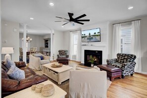 Téléviseur, table de ping-pong, imprimante