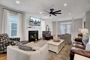 電視、乒乓球設施、打印機