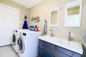 Interior - Walk to Disney & Anaheim Convention Center / Front Row Fireworks (Anaheim)