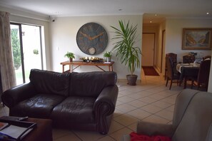 Reception - Soeteweide North B&b (George)