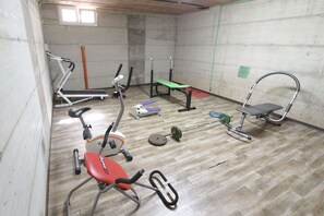 Fitness facility - Panoramic villa with private swimming pool and Jacuzzi, 8 km from Arezzo. A good starting point to v (Arezzo)