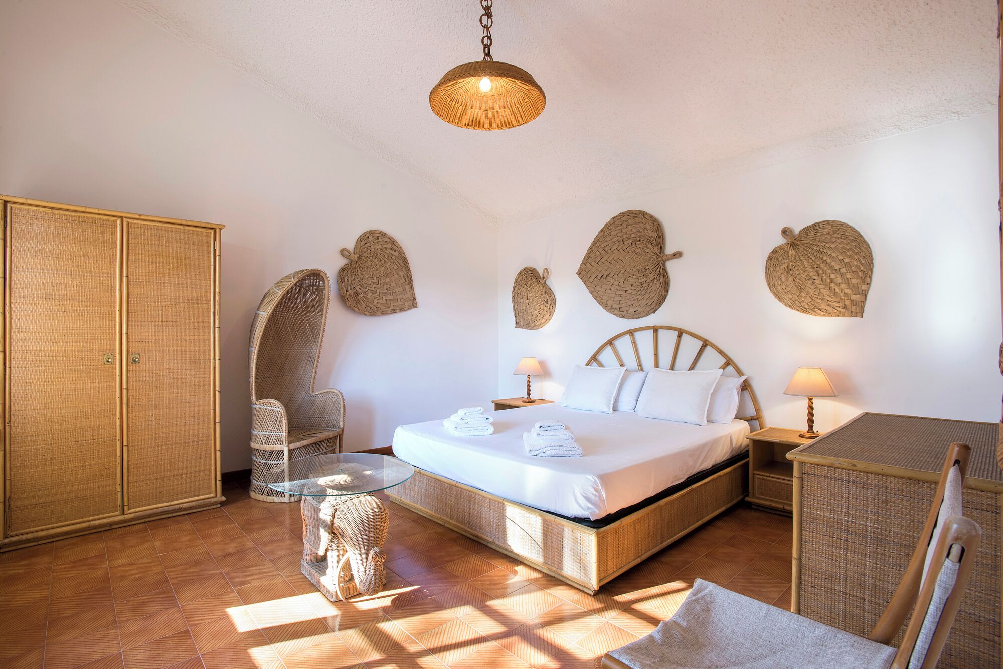 6 室のベッドルーム、セーフティボックス (室内)、アイロン / アイロン台、WiFi