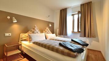 1 bedroom, internet, bed sheets