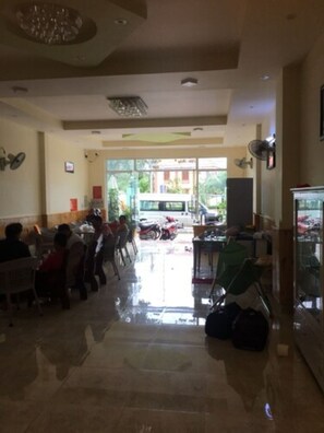Exterior - Xuan Anh Hotel (Ho Chi Minh City)