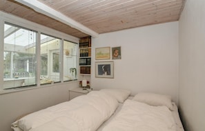 2 bedrooms