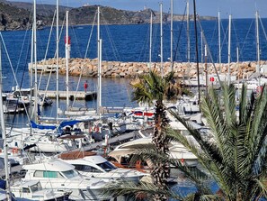 Marina - 5-star apt, 4 people, sea view, cinema room, near diving (Banyuls-sur-Mer)