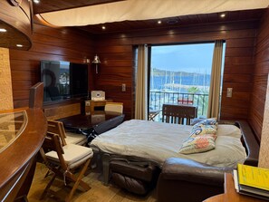 1 bedroom, free WiFi - 5-star apt, 4 people, sea view, cinema room, near diving (Banyuls-sur-Mer)