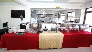 Free daily buffet breakfast