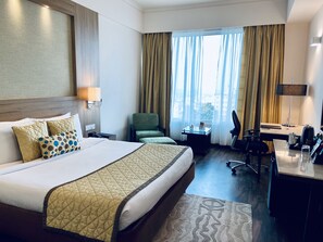 Habitación ejecutiva, 1 habitación | Sábanas de algodón egipcio, ropa de cama de alta calidad, minibar