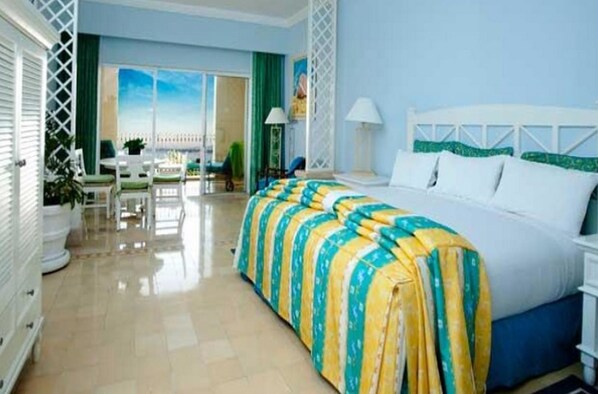 Family Studio Suite, 1 Bedroom | 1 bedroom, WiFi (free) - Condo EM (Mazatlán)
