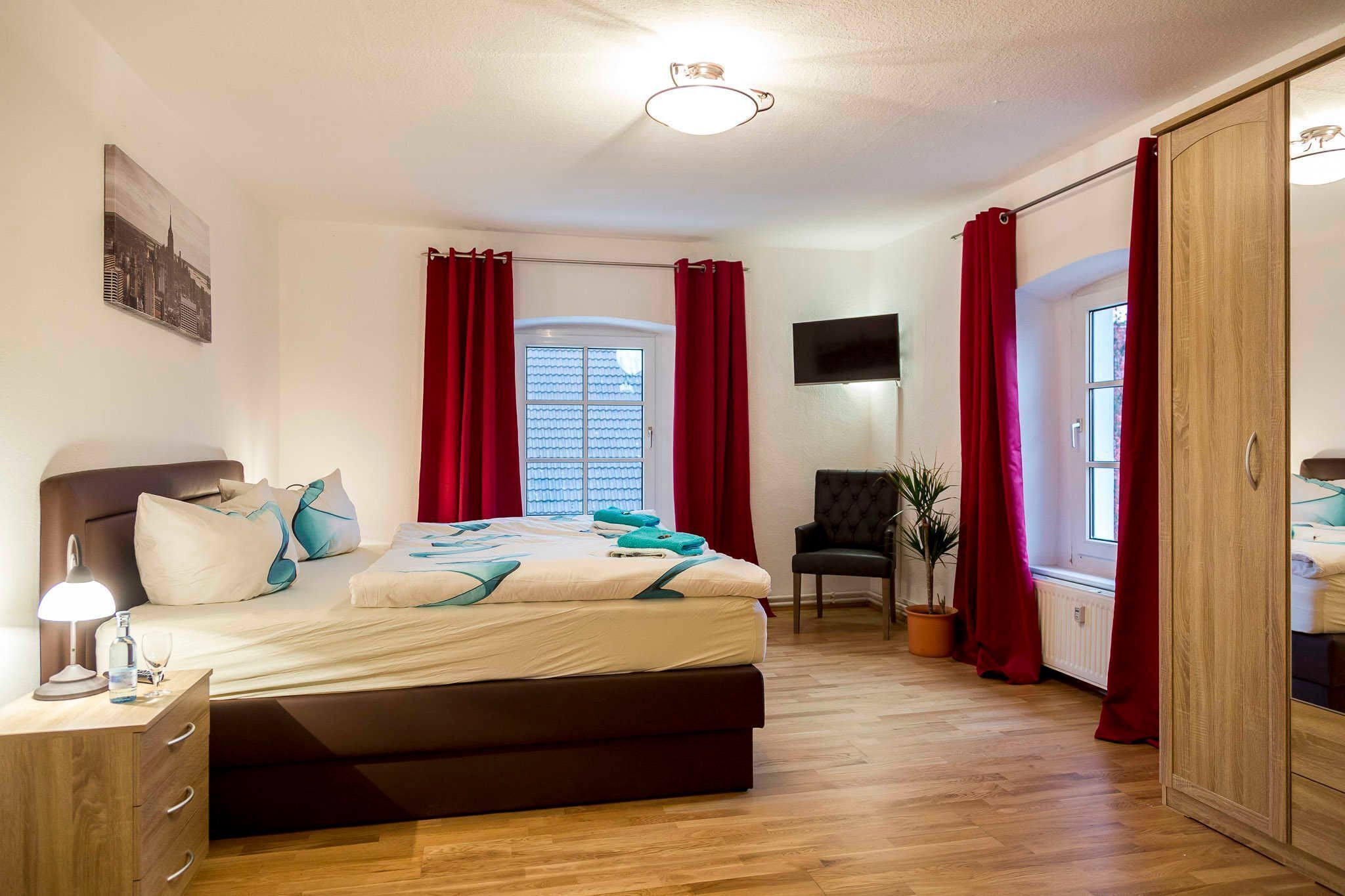 3 Schlafzimmer, Schreibtisch, WLAN, Bettwäsche