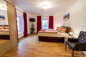 2 habitaciones, escritorio, wifi y ropa de cama 