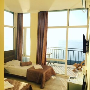 雙床房, 海景 | 書桌、熨斗/熨衣板、免費無線上網、床單