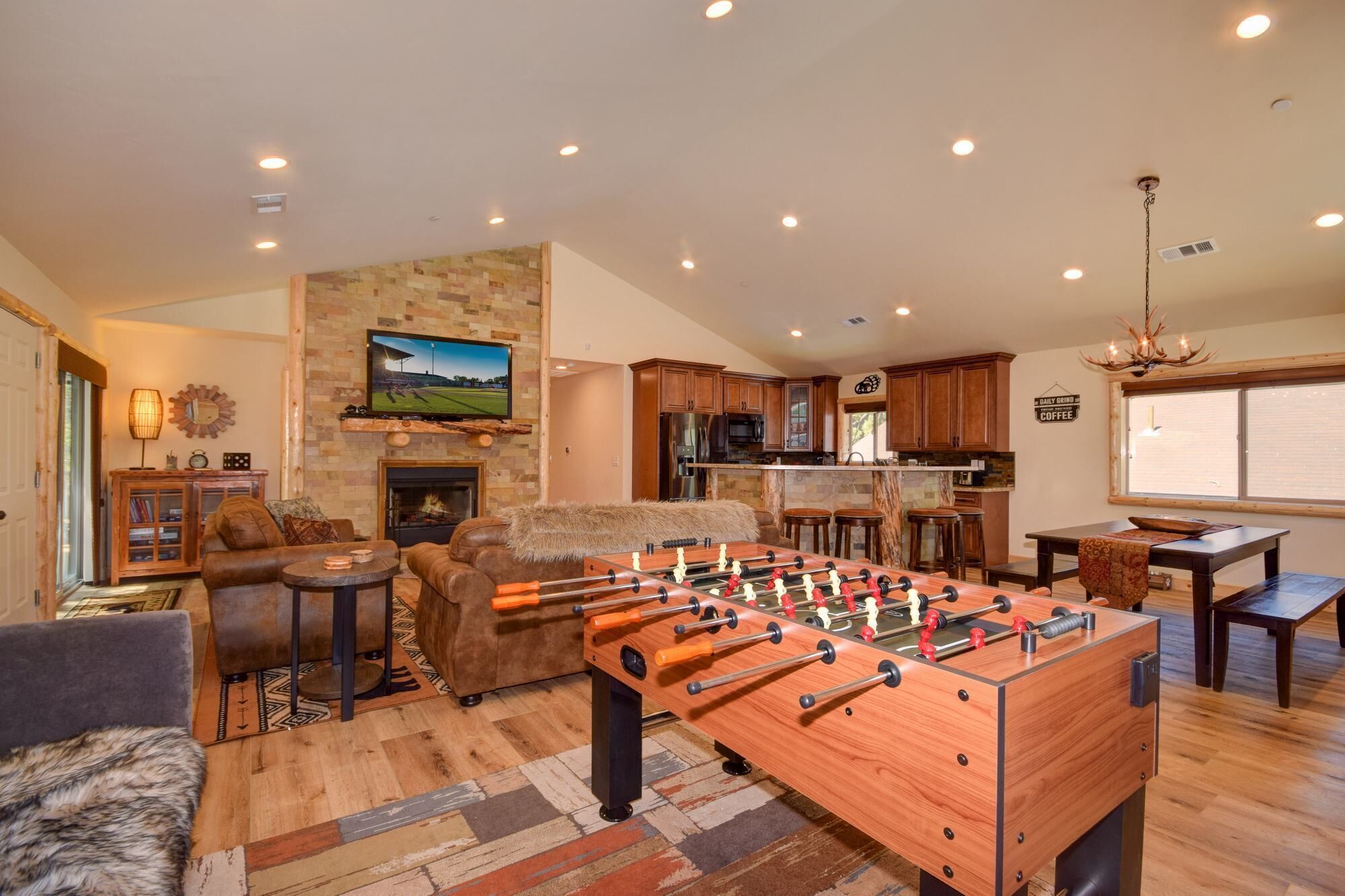 California Dreamin' by Destination Big Bear :WiFi! Wood Floors! Playstation! Foosball Table! Close to The Village!