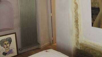 2 slaapkamers, een strijkplank/strijkijzer, wifi, beddengoed