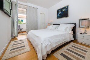 1 bedroom, iron/ironing board, WiFi, bed sheets -  Located in Split, a 10-minute walk from Diocletian's Palace. (Split)