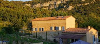 Mas Provencal - Near Gordes & Senanque Abbey