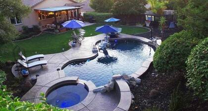 Fabulous Grand Home -allas ~ Poreallas Keskellä kävelykello