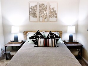 2 chambres, fer et planche à repasser, Wi-Fi gratuit, draps fournis
