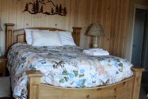 5 bedrooms, iron/ironing board, free WiFi, bed sheets