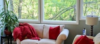 Awesome Fully Furnished Ski Chalet for 6 is Close to Slopes!