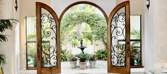 Magical Beachfront Luxury Home Paradise à quelques pas de la plage privée, piscine chauffée!