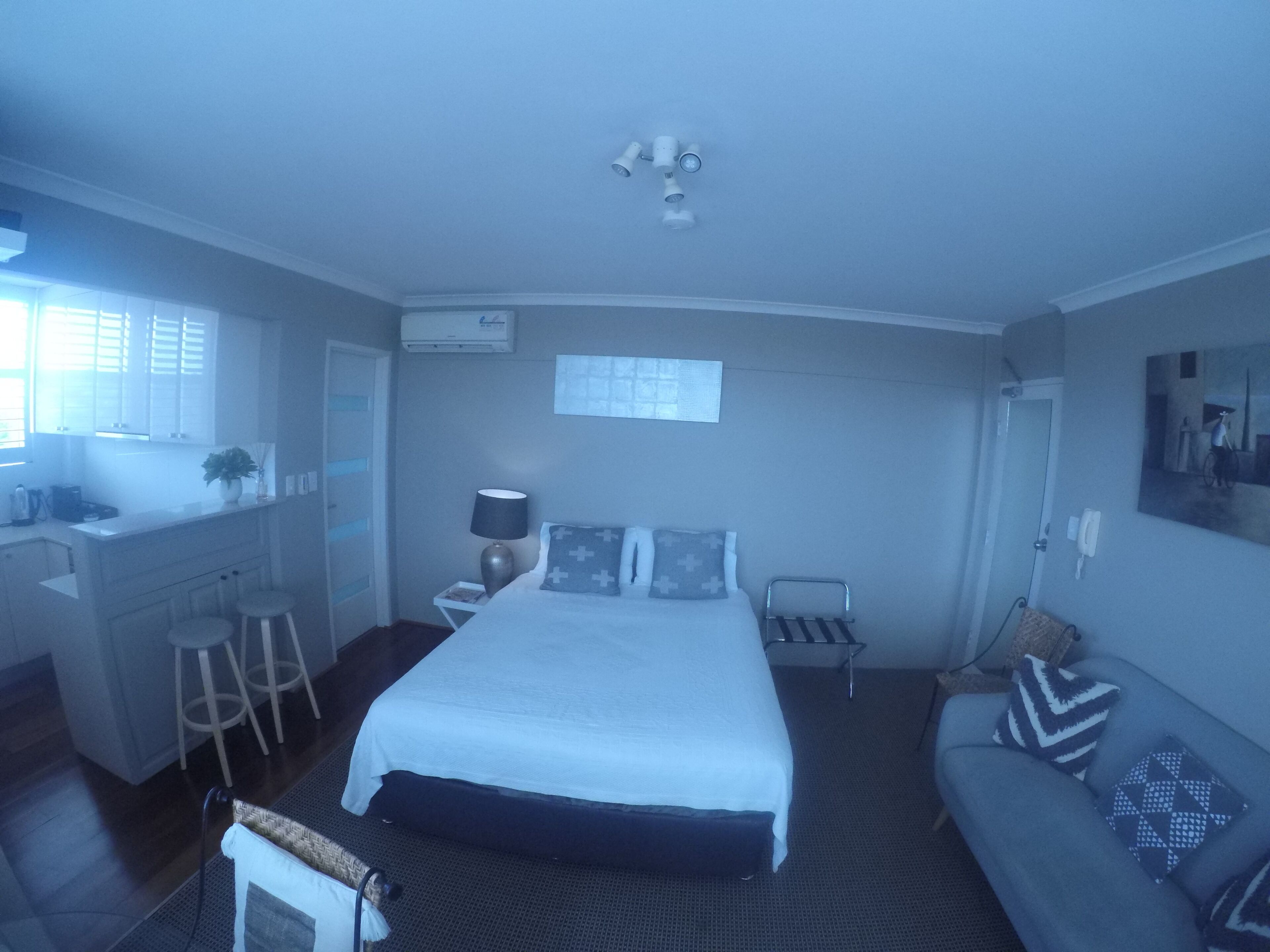 Mosman Luxury Studio — image 8