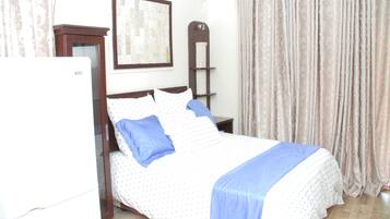 8 bedrooms, iron/ironing board, WiFi, bed sheets