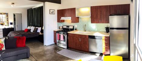 1 chambre, fer et planche à repasser, Wi-Fi, draps fournis