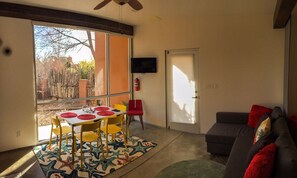 Flat-screen TV, Netflix, streaming services