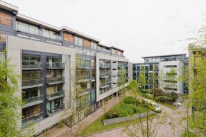 Exterior - Superb City Centre Apartment WiFi NETFLIX & 2Bth (Dublin)