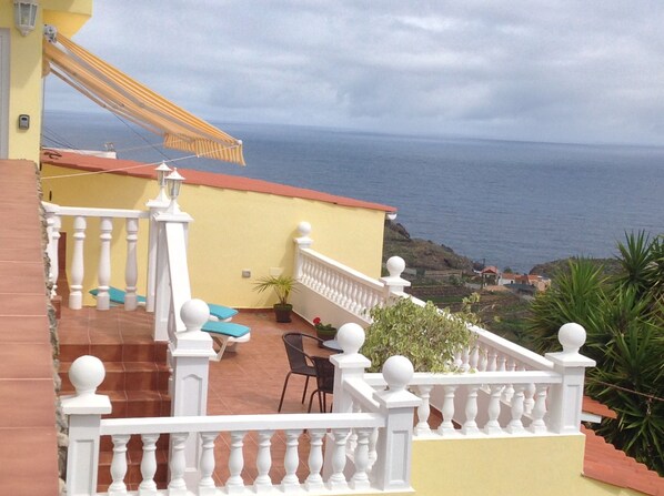 Terrace/patio - BEAUTIFUL APARTMENT WITH POOL OWN TERRACE & STUNNING VIEWS OF MT TEIDE & SEA (Buen Paso)