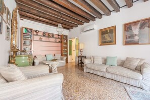 Interior - Ve.N.I.Ce. Cera Casa Del Sol (Venezia)