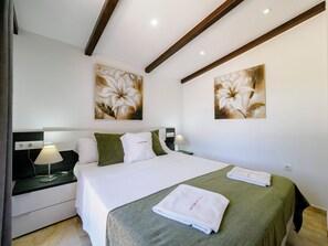 3 chambres, fer et planche à repasser, accès au Wi-Fi (inclus)