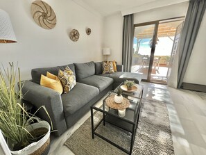 TV - 43 - Apartment with large terrace in El Faro, Mijas (Mijas Costa)