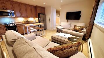Smart TV, reproductor de DVD, libros y videoteca