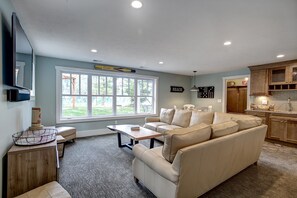 Smart TV, fireplace, DVD player, video library