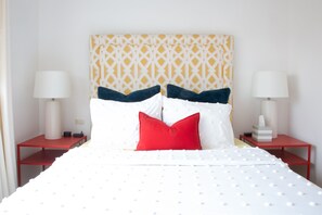 2 bedrooms, iron/ironing board, travel crib, free WiFi - Spacious Ocean Oasis with Private Outdoor Shower! (Encinitas)