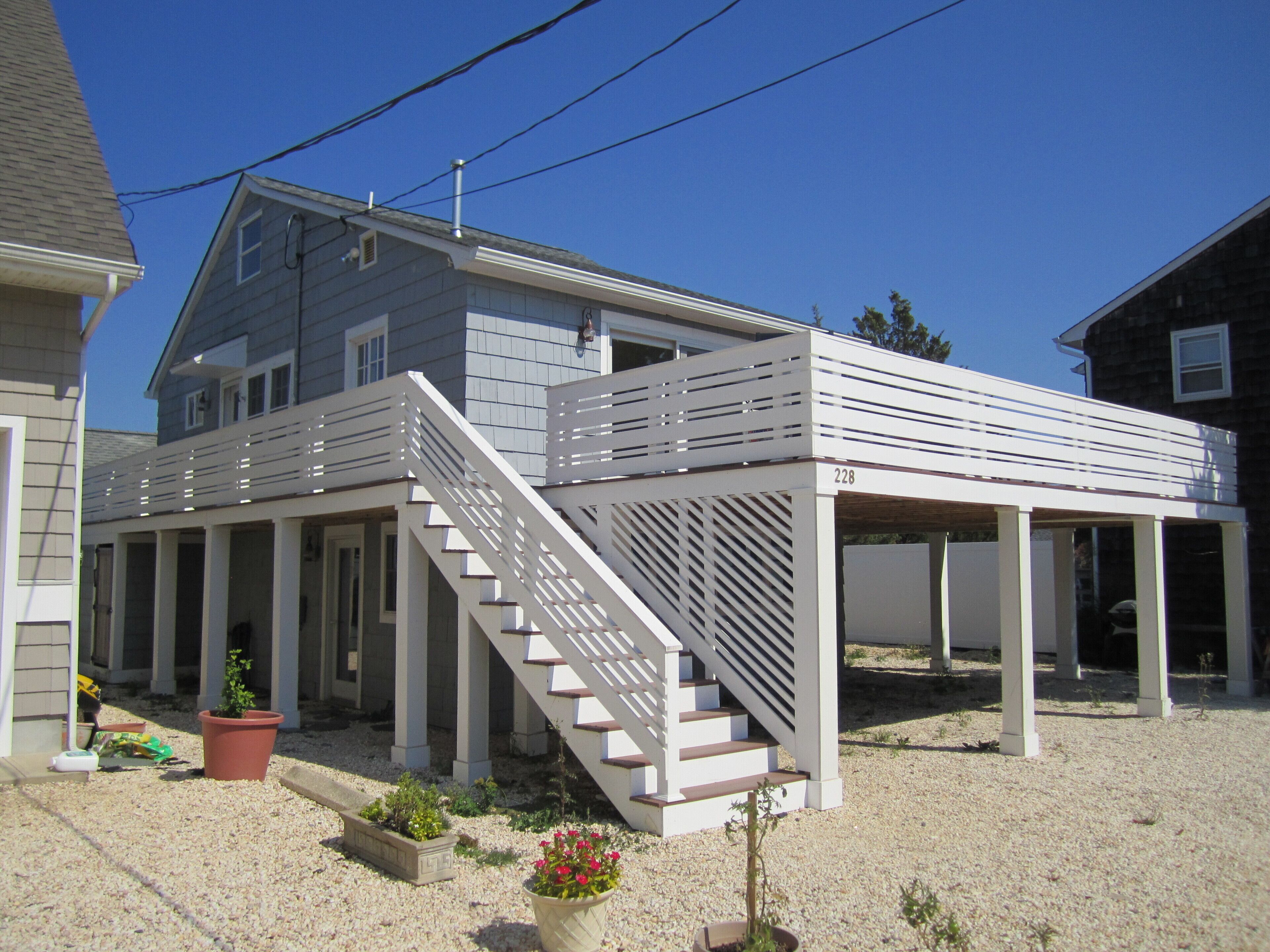 Renovated 3B/1 Bathroom Beach Cottage in Normandy Beach